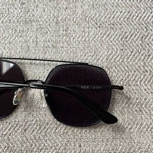 H.E.R. by DIFF Paradise Black Grey Mirror Sunglasses